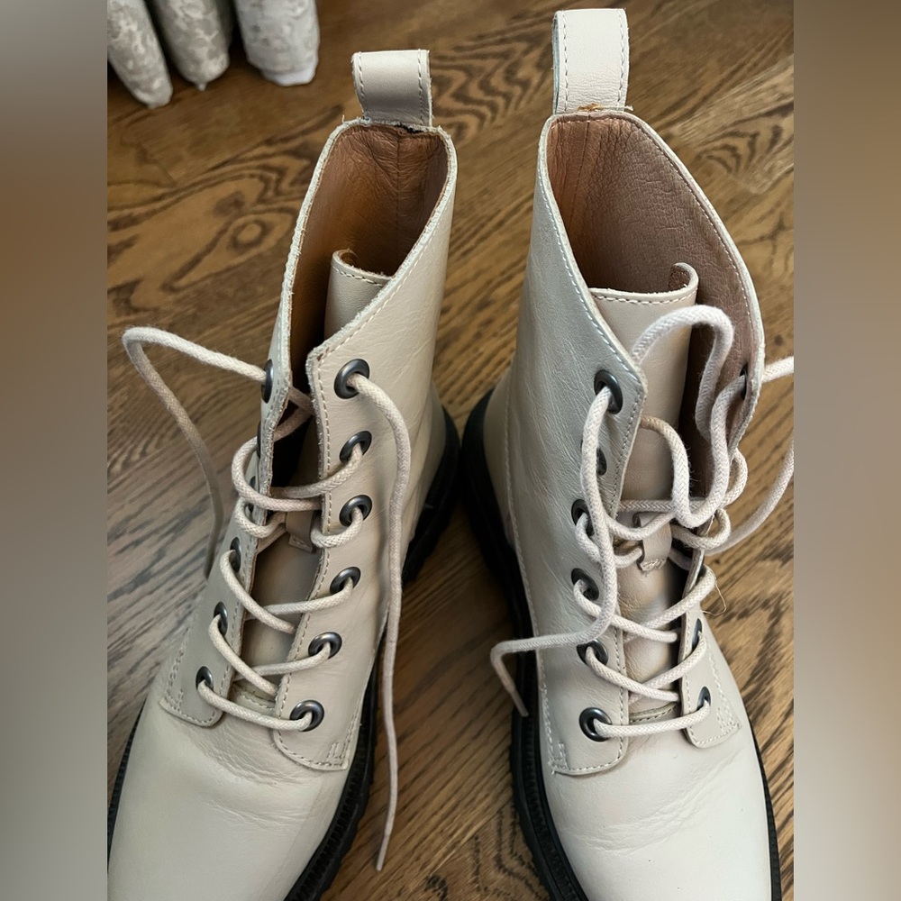 Madewell Rayna Lace Up Cream Lug Sole Combat Boots Size 7 - Picture 13 of 13